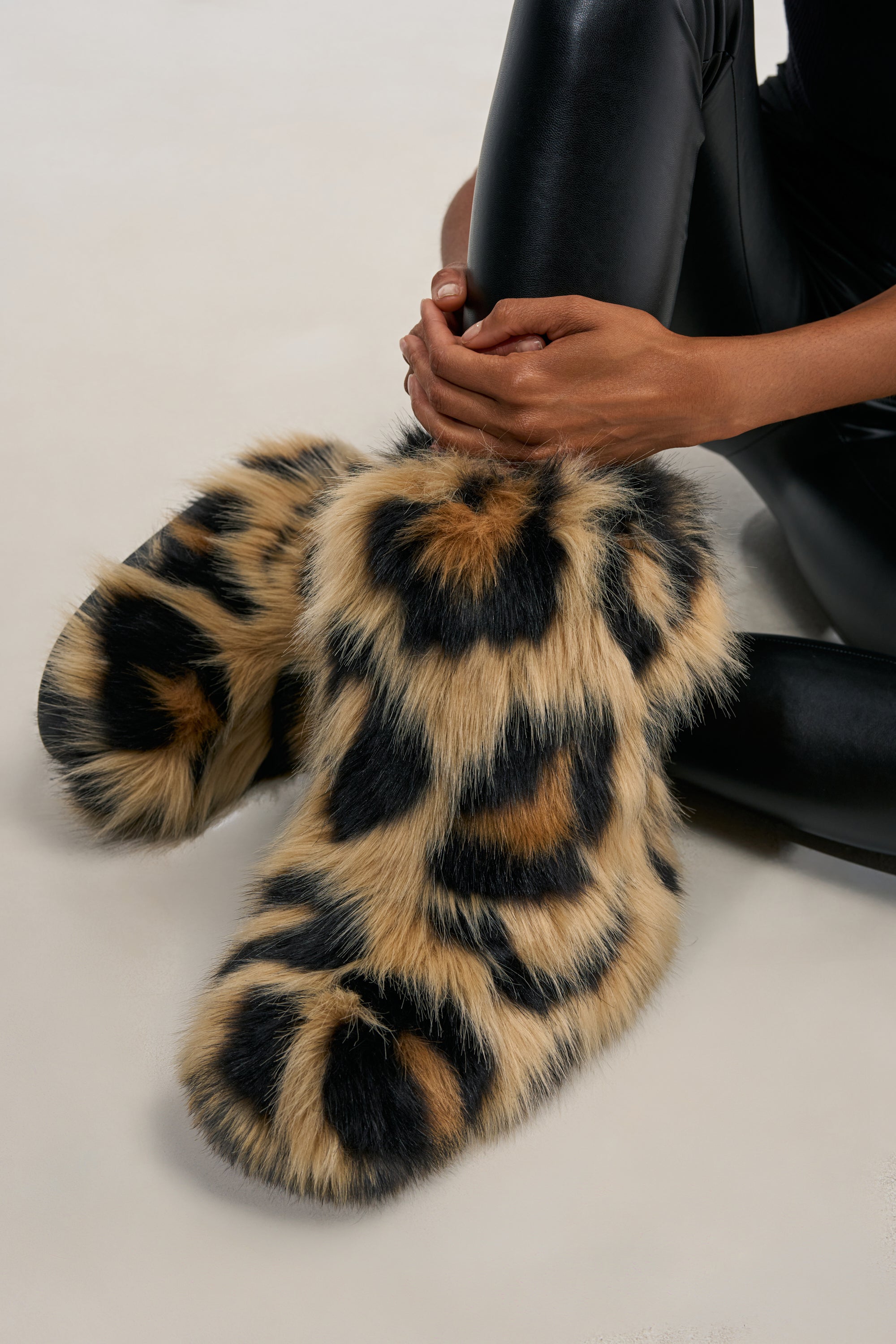 AZALEA WANG ALBERT BROWN LEOPARD FLAT FUR BOOTIE