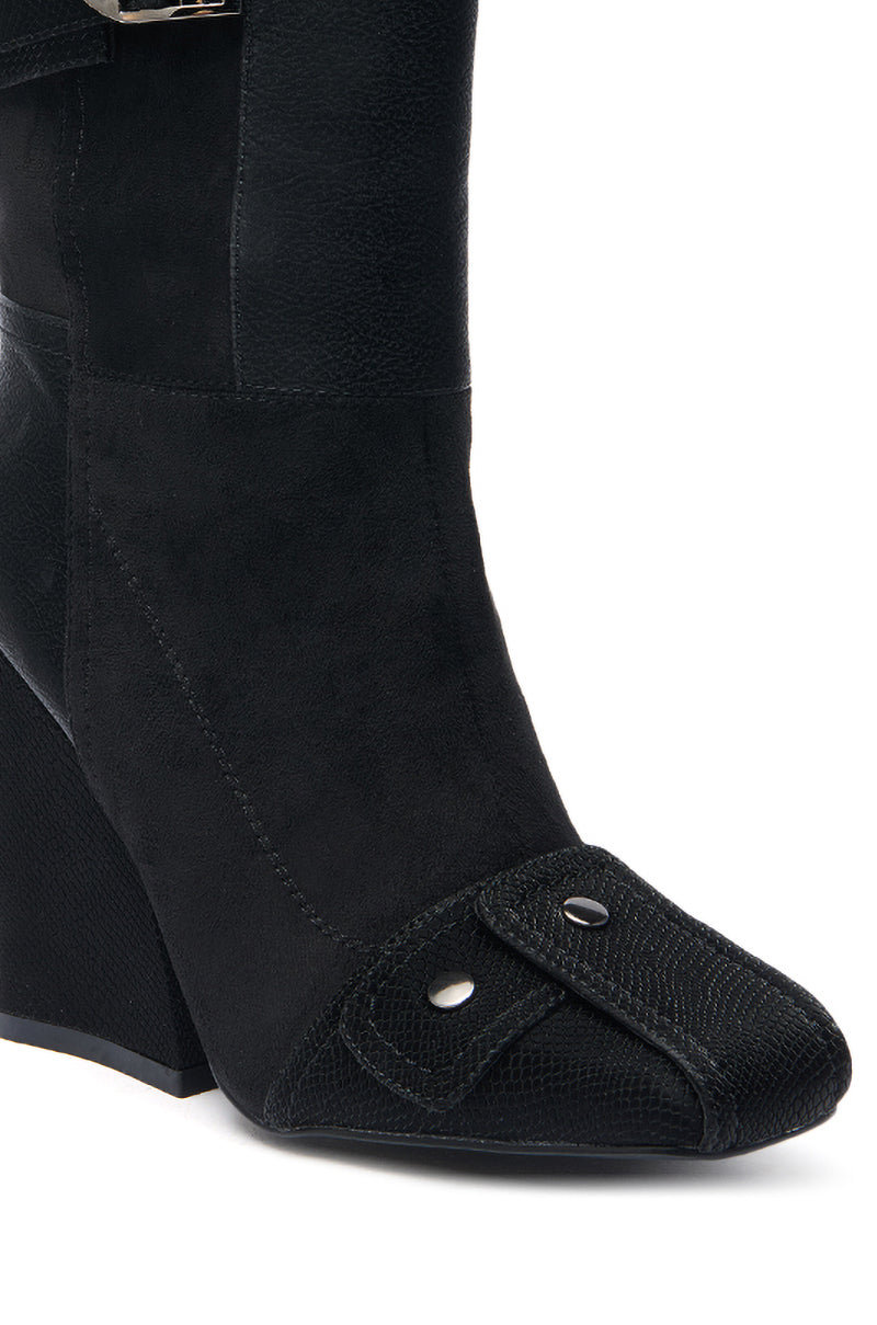 AZALEA WANG ALLONA BLACK CHUNKY BOOTIE