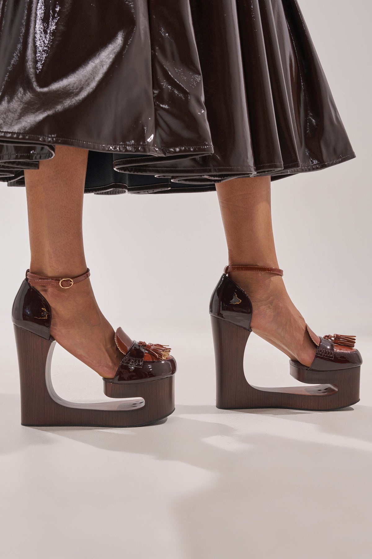 AKIRA GOLD BIXBY BROWN EMPTY WEDGE PUMP