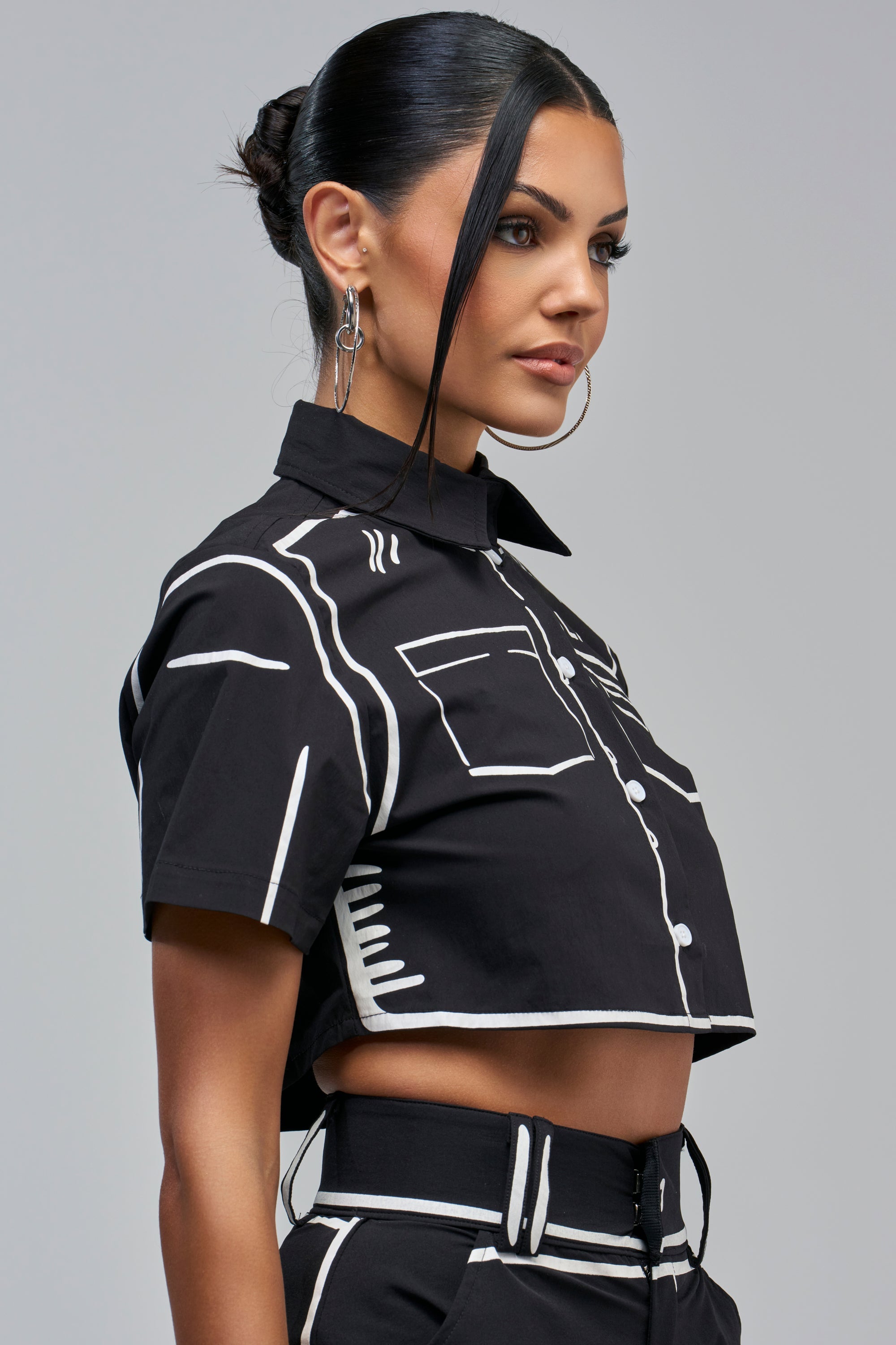 BLANK SPACE BUTTON DOWN CROP SHIRT
