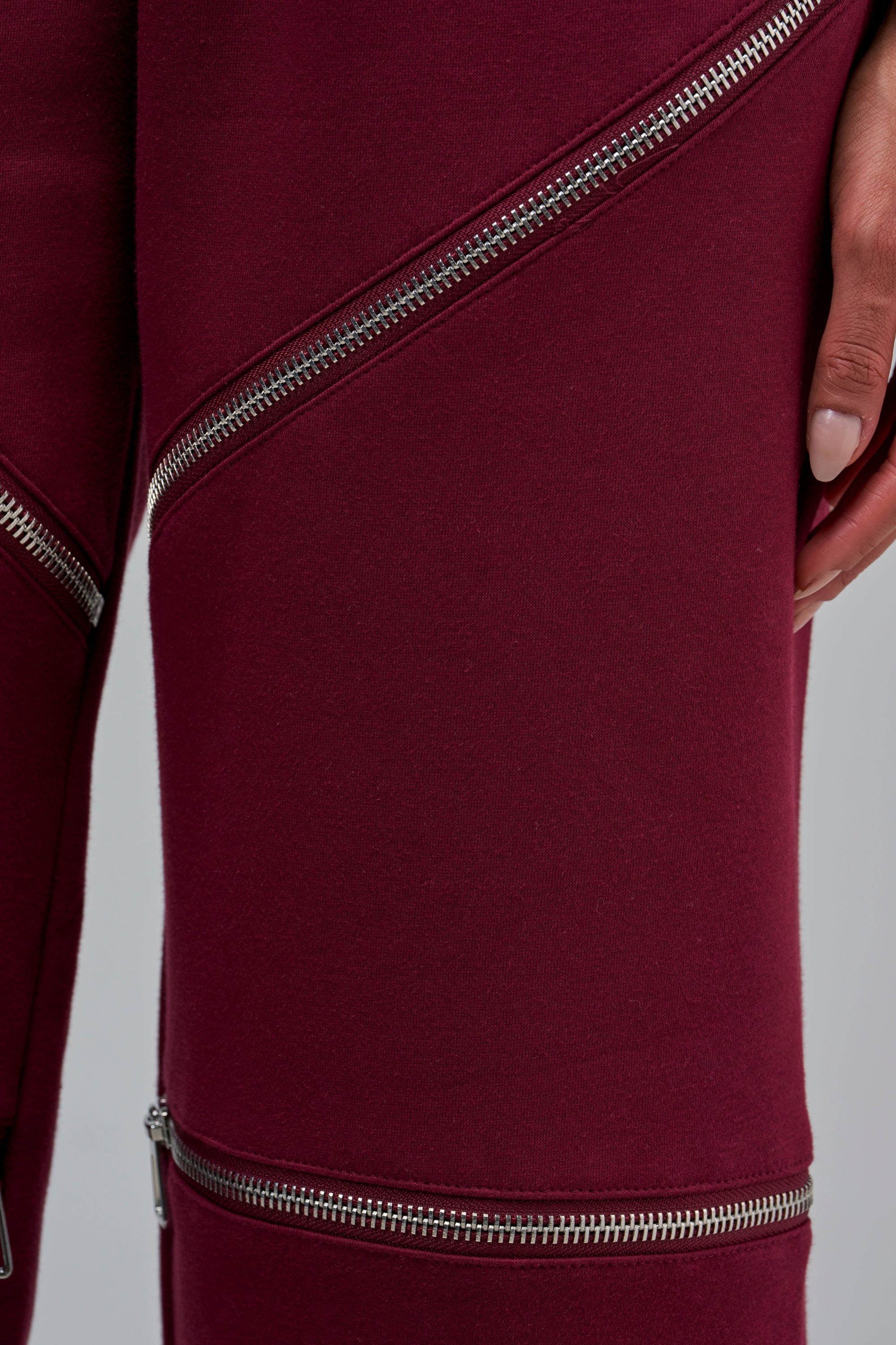 CALI MULTI ZIPPER JOGGER IN BURGUNDY