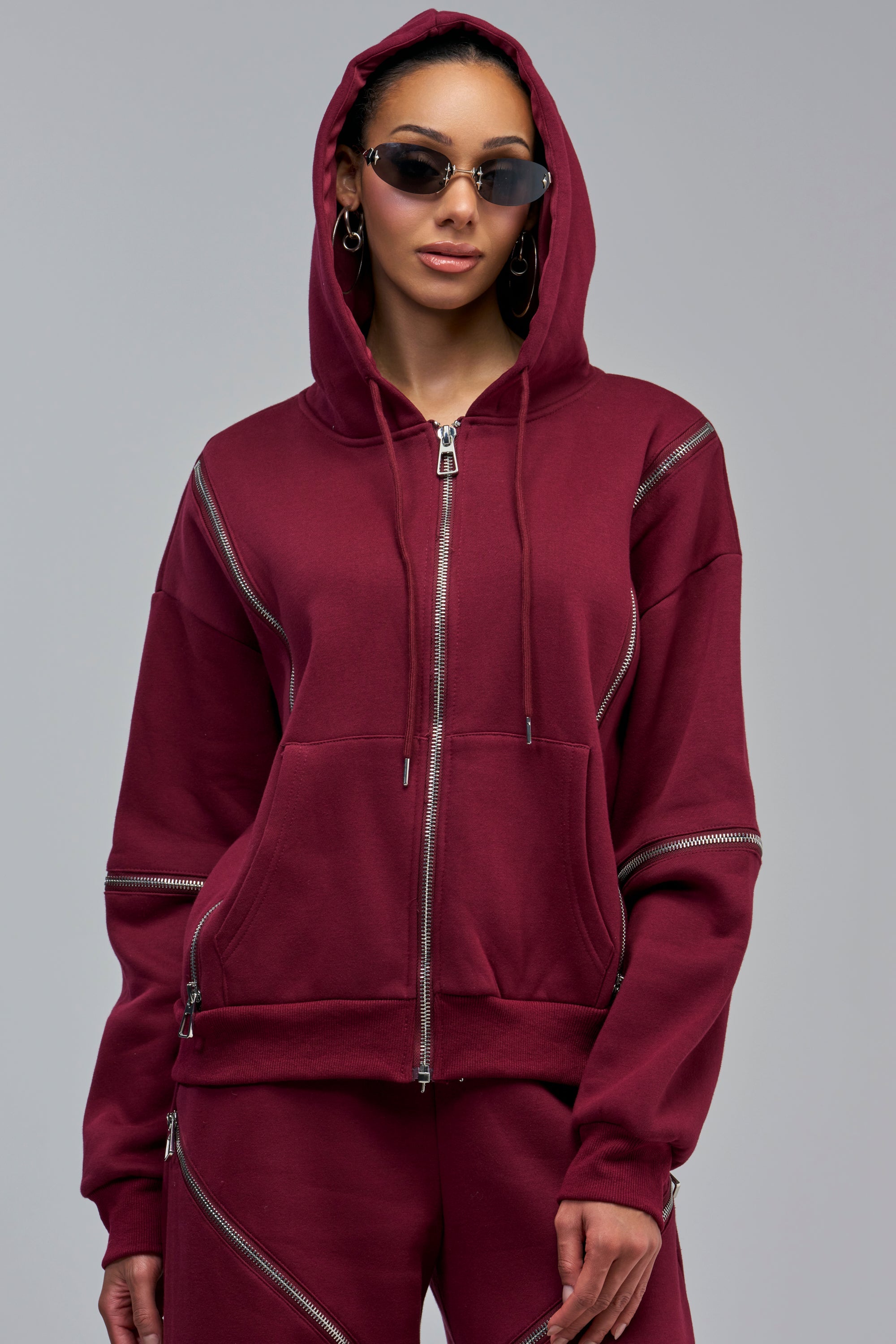 CALI MULTI ZIPPER HOODED SWEATSHIRT IN BURGUNDY