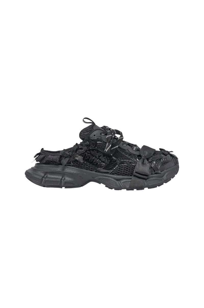 AKIRA GOLD LOCKET BLACK SLIP ON SNEAKER
