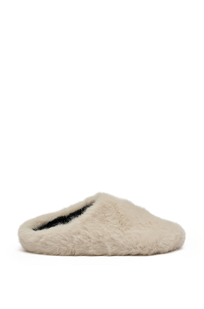 AKIRA RHYS IVORY FUZZY FLAT