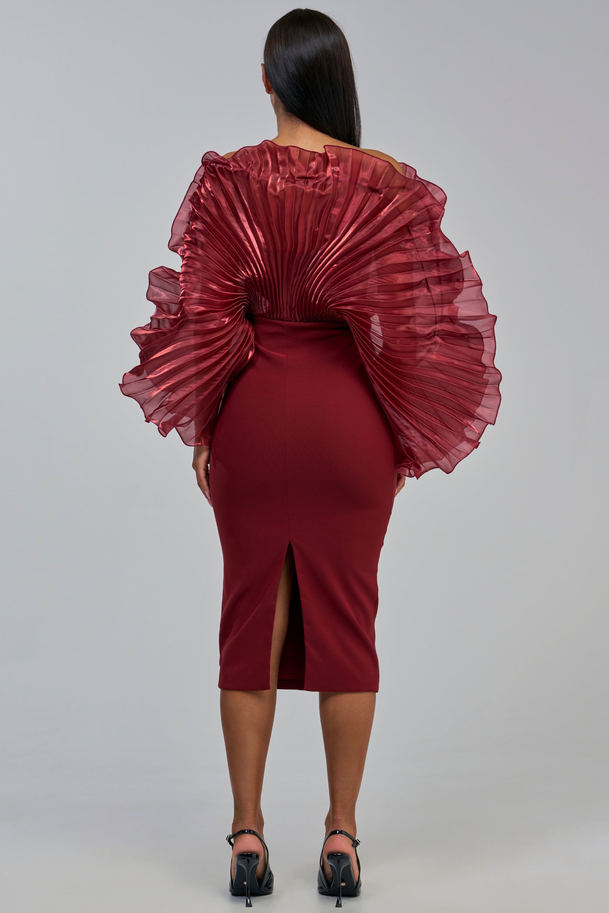 BY THE SEA SHORE BANDAGE MIDI DRESS IN BURGUNDY