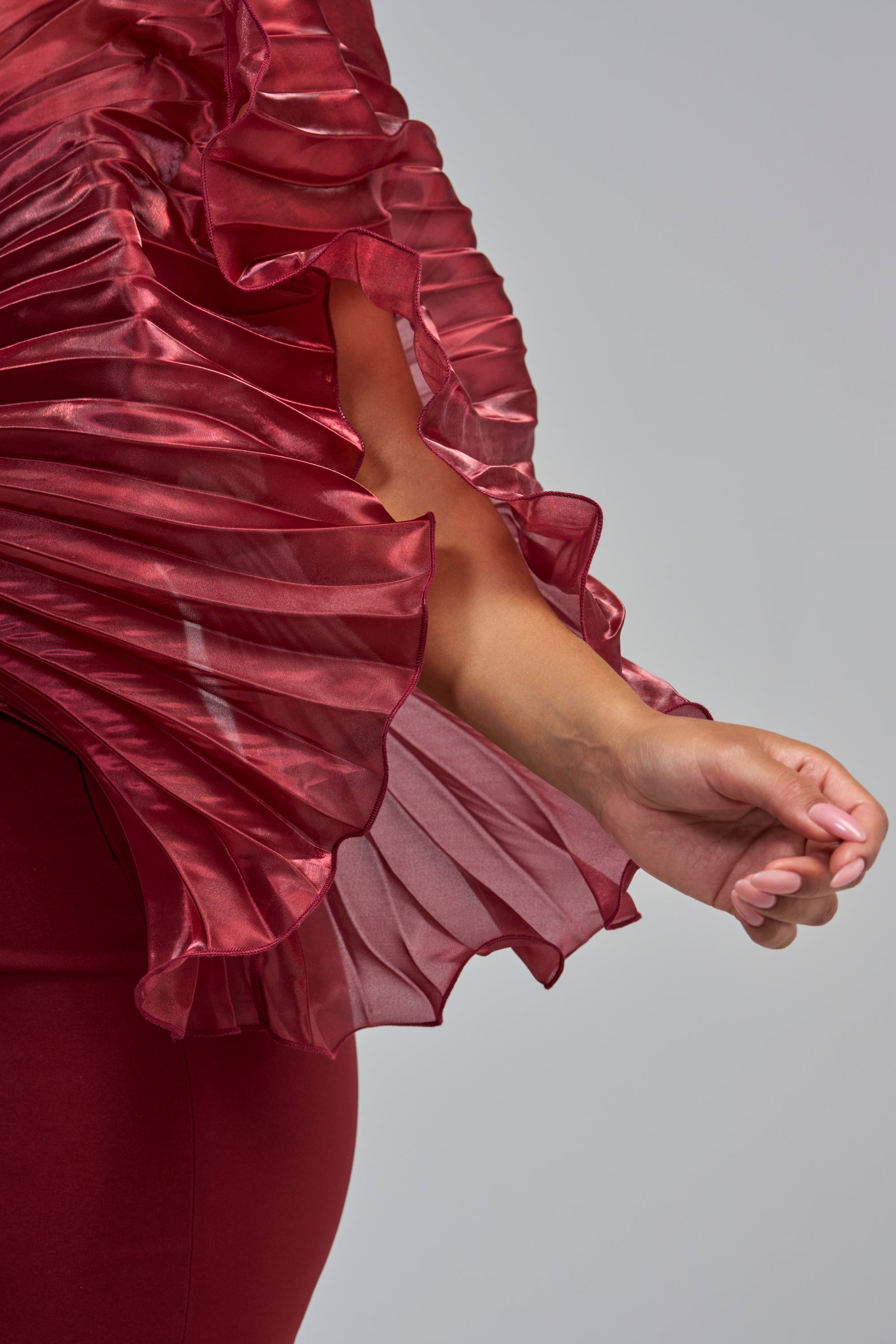 BY THE SEA SHORE BANDAGE MIDI DRESS IN BURGUNDY
