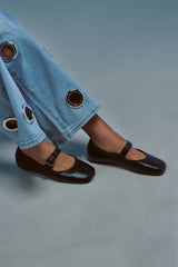 AKIRA GOLD SANG BLACK PU SPLIT TOE FLAT