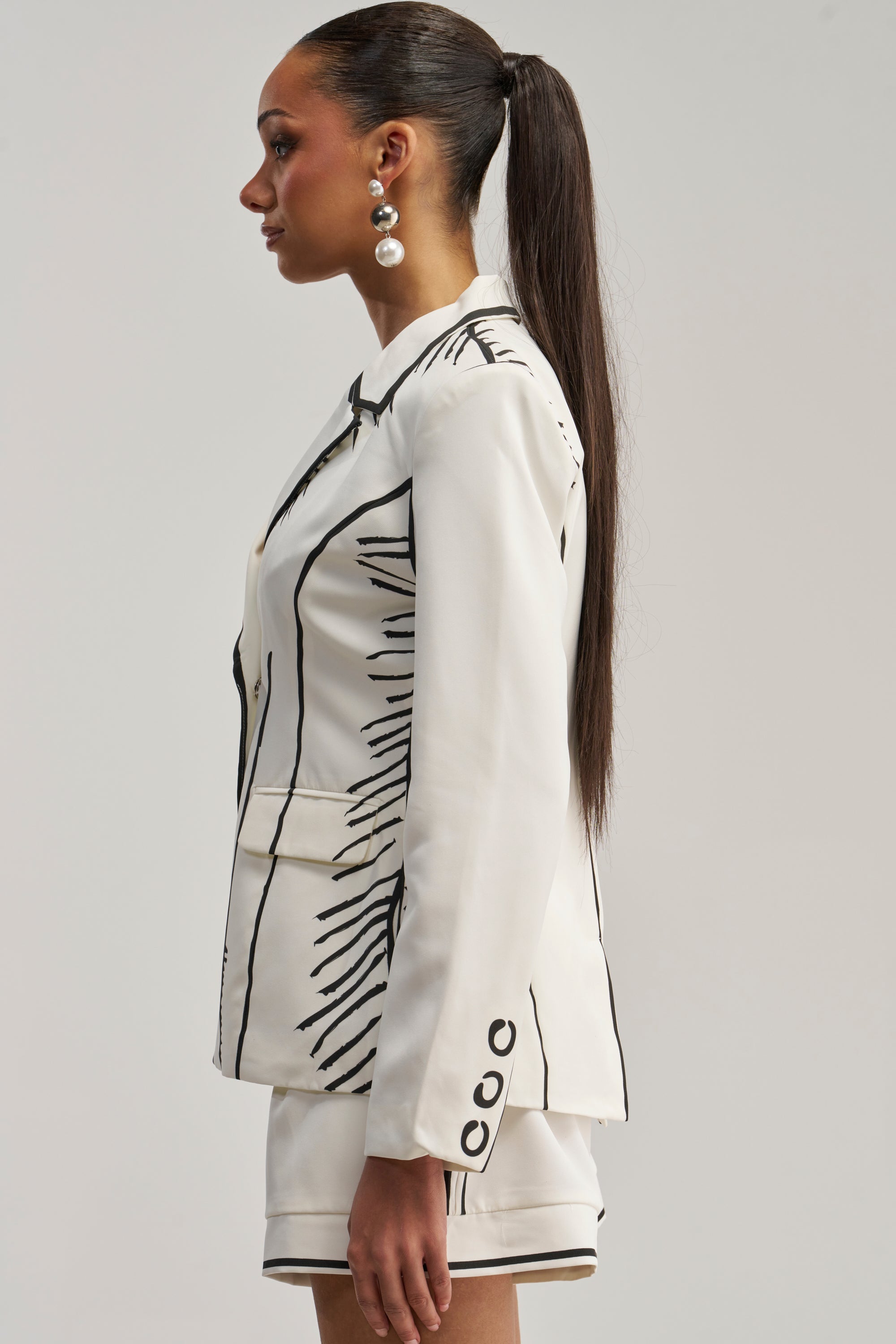 BLANK SPACE BLAZER