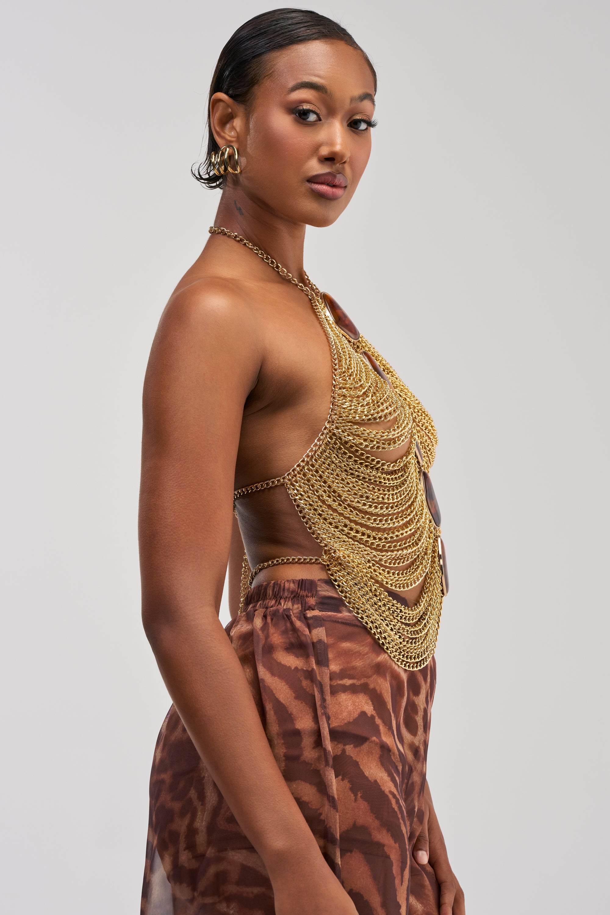 ALL EYES ON ME CHAIN TOP