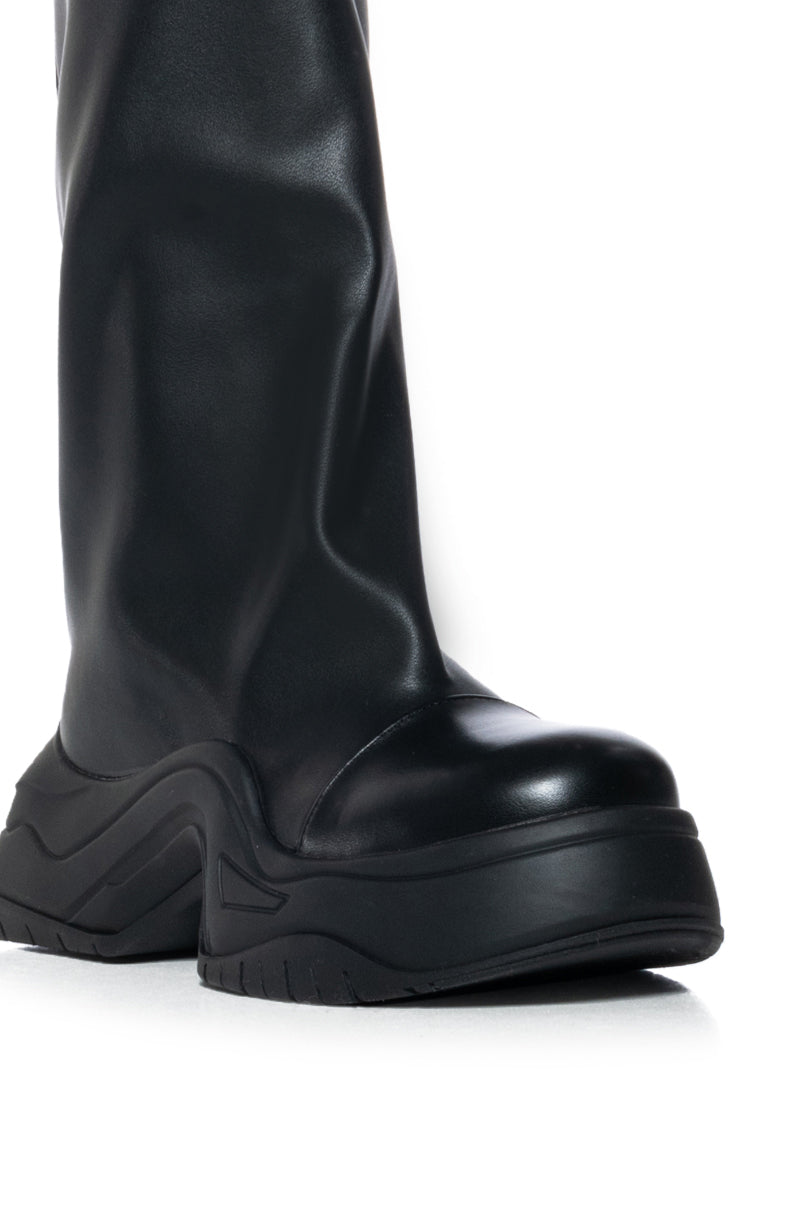 AZALEA WANG CHADWICK FLATFORM BUCKET BOOT IN BLACK